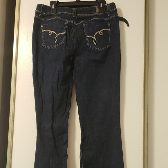 Jeans - Picture 3 of 4